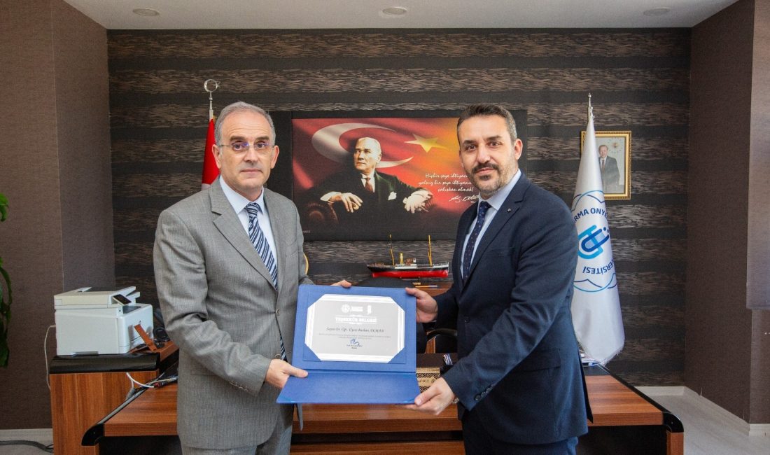 Başhekim Burhan Akman,BANÜ’ye veda etti Bandırma Onyedi Eylül Üniversitesi Rektörü Prof. Dr. İsmail Boz, görevinden