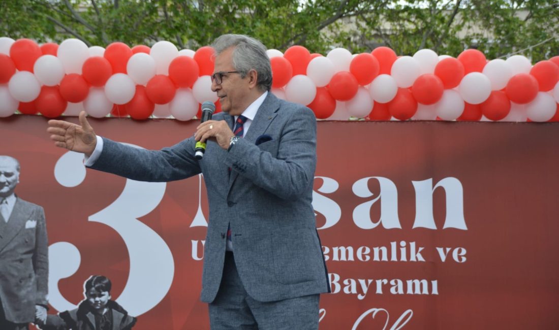 23 Nisan Ulusal Egemenlik ve Çocuk Bayramı dolayısıyla Cumhuriyet Meydanı’nda