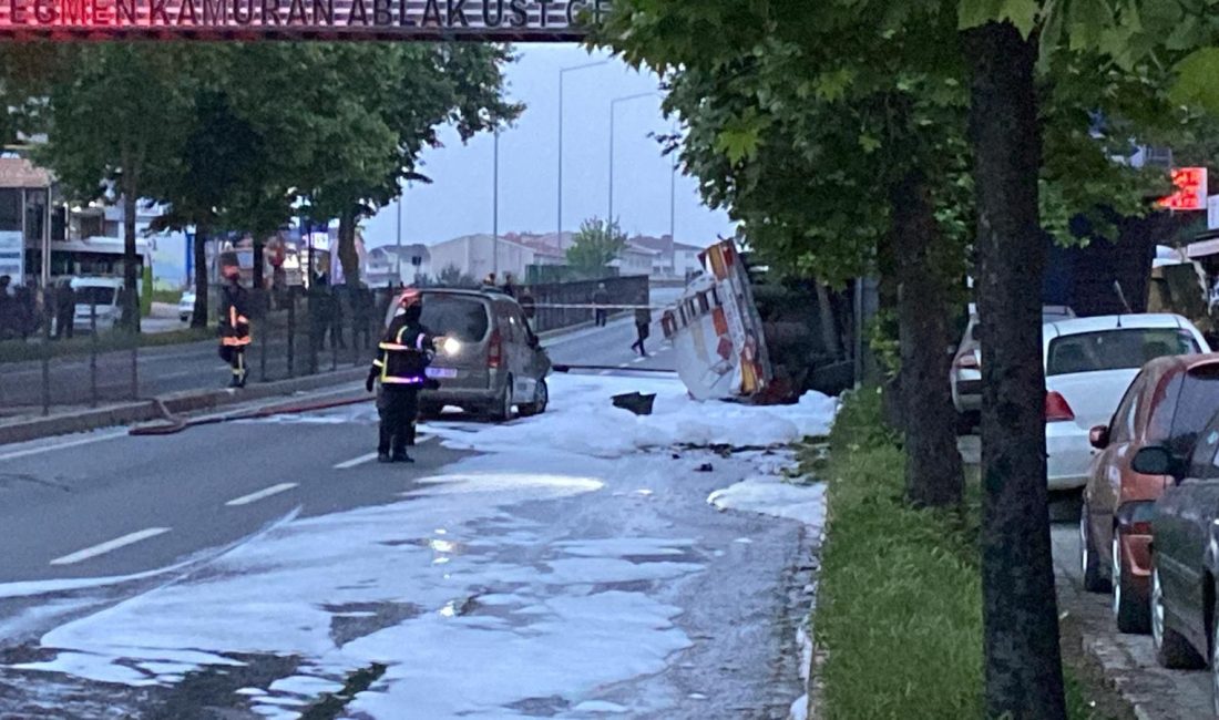 Benzin yüklü tanker kaza yaptı Kocaeli’nin Gölcük ilçesi D-130 Karayolu’nda seyir halinde olan benzin yüklü