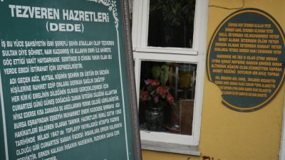 Bursa’da bir evin içinde bulunan Tezeren Dede Türbesi Ramazan ayında