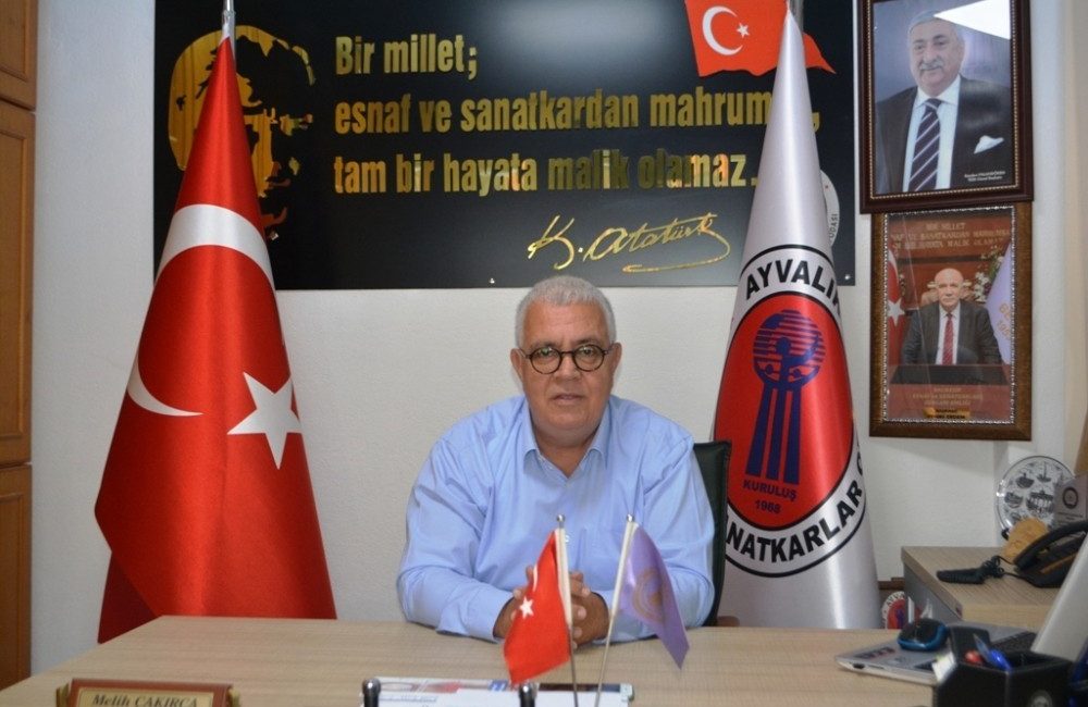 Ayvalık’ta Esnaf ve Sanatkârlar Odası Başkanı Çakırca’dan önemli uyarı Esnaf ve Sanatkârlar Odası Başkanı Melih Çakırca, ilçede lokanta, restoran,