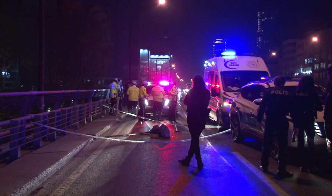 Şişli’de feci kaza: Bariyerlere çarpan motosiklet sürücüsü hayatını kaybetti Şişli E-5 Karayolu’nda sürücüsünün kontrolünden çıkan motosiklet bariyerlere çarptı. Çarpmanın