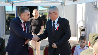 Edremit’te her yıl geleneksel olarak gerçekleştirilen Bayramlaşma Töreni yapıldı.&nbsp; Edremit’te