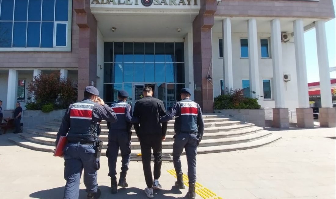 DEAŞ propagandası yapan şahıs Susurluk’ta yakalandı Susurluk’ta, DEAŞ silahlı terör örgütü propagandası yapmak suçundan hakkında yakalama
