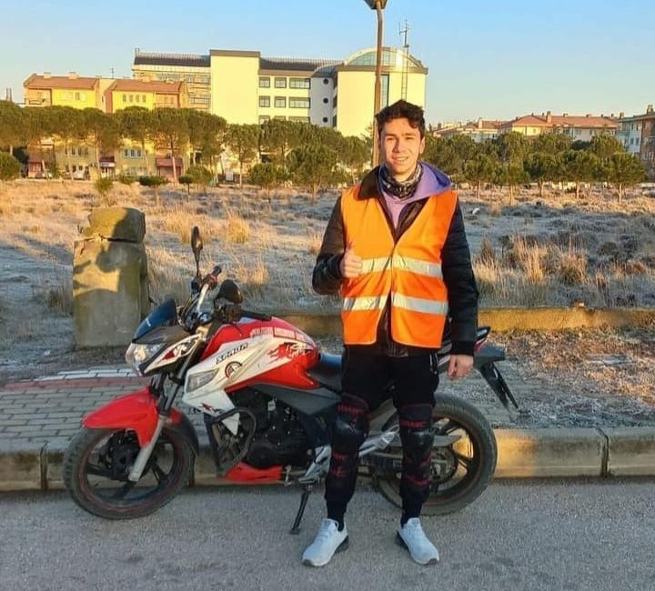 Bandırma’da motosiklet kazasında 1 kişi öldü, 1 kişi ağır yaralandı Bandırma’da meydana gelen tek taraflı motosiklet kazasında motosiklet üstünde bulunan