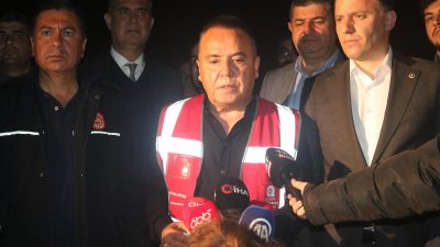 Antalya Büyükşehir Belediye Başkanı Muhittin Böcek, 1 kişinin ölümü ve