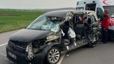 Gönen’de meydana gelen trafik kazasında 1 kişi hayatını kaybederken, 3