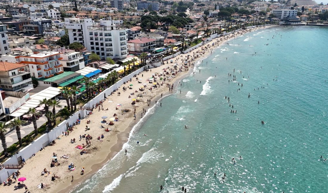 Kuşadası’nda ilçenin nüfusu 1 milyonu aştı Aydın’ın Kuşadası ilçesi, Ramazan Bayramı boyunca tatilcilerin akınına uğradı. Kent