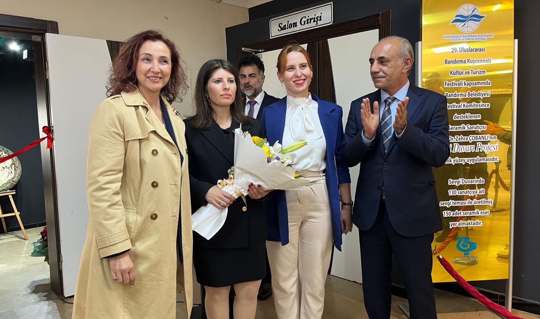 Bandırma’da Sanatçı Ümit Bademci’nin soğuk porselen eserlerinin yer aldığı “Yüreğimde