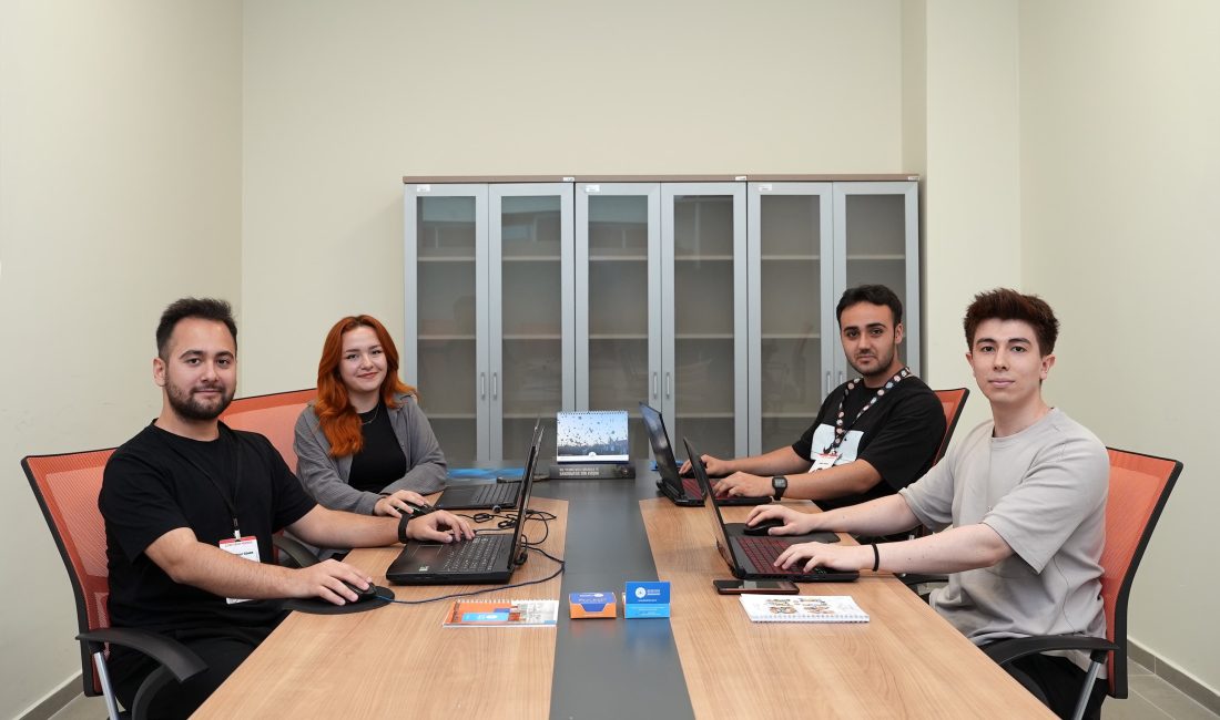 BANÜ öğrencileri,Türkiye’de bir ilke imza attı BANÜ öğrencileri, geliştirdikleri “Helping Hand” isimli mobil uygulama ile Türkiye’de