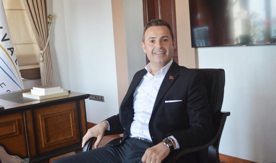 Balıkesir Büyükşehir Belediye Başkanı Akın, “Kaybedecek bir dakikamız bile yok” 31 Mart seçimlerinin ardından Ayvalık’a gelen Balıkesir Büyükşehir Belediye Başkanı