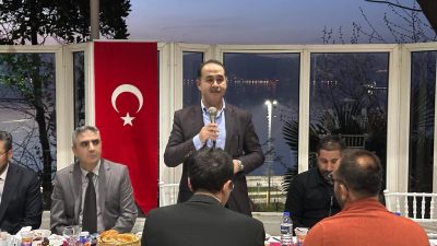 Bandırma Kaymakamı, iftarını roman vatandaşlarla yaparak birlik ve beraberliğin önemi