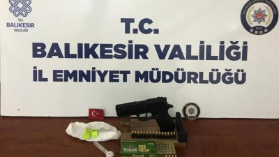 Bandırma İlçe Emniyet Müdürlüğü ekipleri, kentin çeşitli bölgelerinde yapılan uygulamalarda