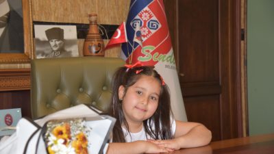 23 Nisan Ulusal Egemenlik ve Çocuk Bayramının 104.yılı törenlerle kutlandı.