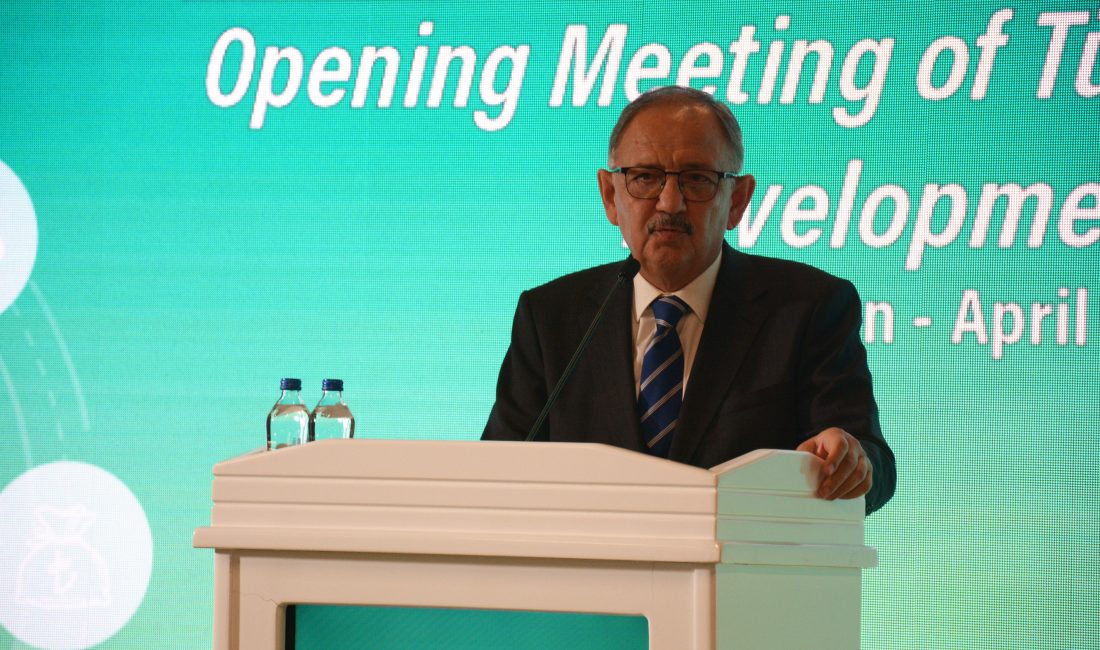 Bakan Özhaseki: “Sene sonuna kadar 200 bin konut teslim edeceğiz” Çevre, Şehircilik ve İklim Değişikliği Bakanı Mehmet Özhaseki, “Sene sonuna