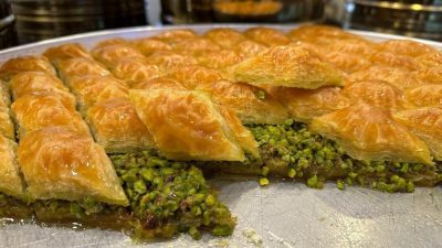  Ramazan Bayramı’nın tatlı geleneği olan baklava ile ilgili uzmanından dilim