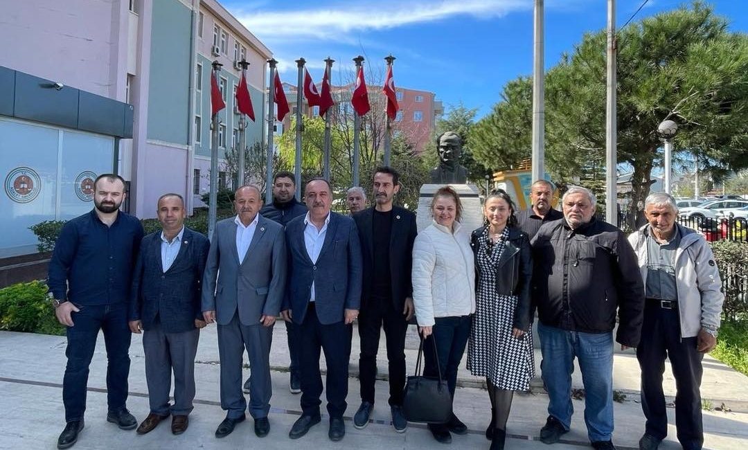 MHP’li meclis üyeleri mazbatalarını teslim aldı Milliyetçi Hareket Partisi Bandırma Belediye Meclis Üyeleri, Bandırma İlçe Seçim