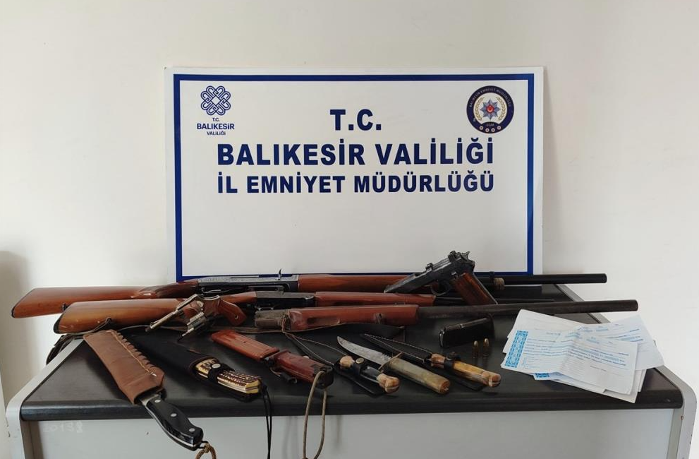 Balıkesir’de tefecilik iddiasına operasyon İvrindi Cumhuriyet Başsavcılığı tarafından yürütülen tefecilik soruşturmasında bir şahıs yakalanırken,