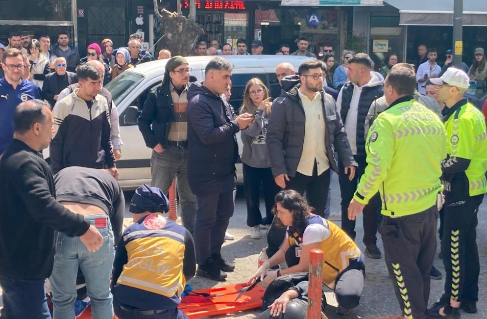 Bandırma’da yolun karşısına geçmeye çalışan kadın, motosikletin çarpması sonucu yaralandı.İnönü