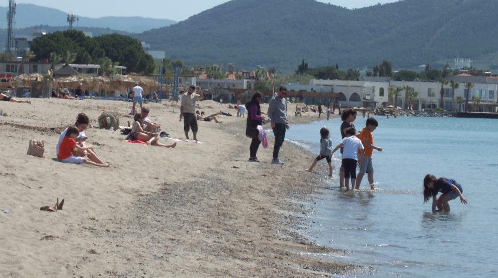 Burhaniye’de, 9 günlük bayram tatilinde hareketlilik yaşanırken, deniz sezonu da