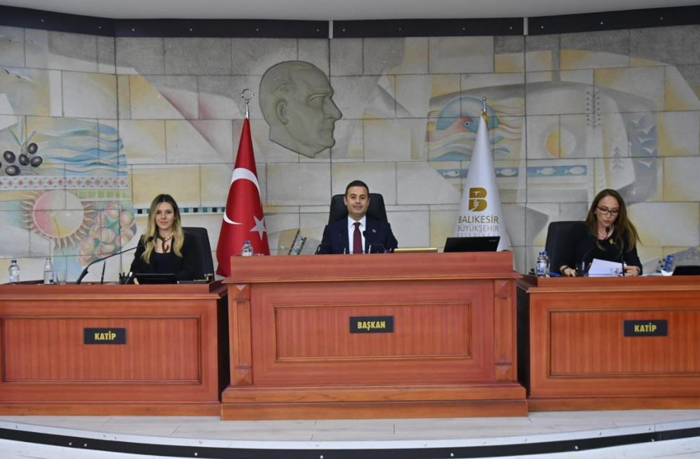 Büyükşehir’de yeni dönemin ilk meclisi gerçekleştirildi Balıkesir Büyükşehir Belediyesi’nde yeni dönemin ilk Meclis toplantısı gerçekleştirildi. Büyükşehir