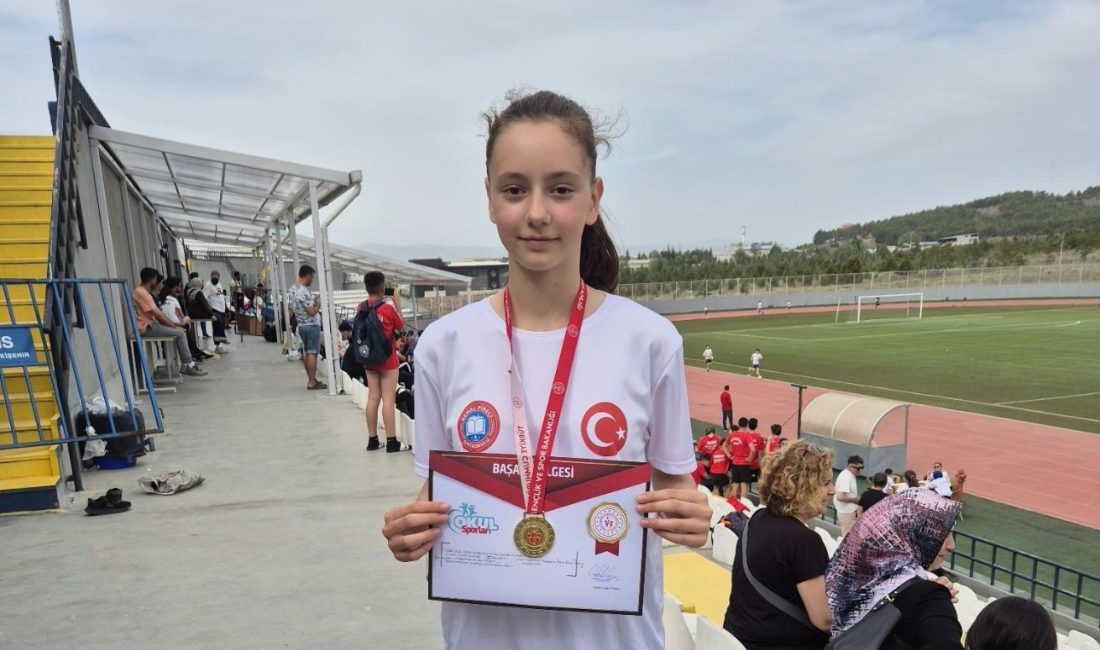 Bandırma Gençlik ve Spor Müdürlüğü sporcusu Zeynep Ay, Eskişehir’den şampiyonluk