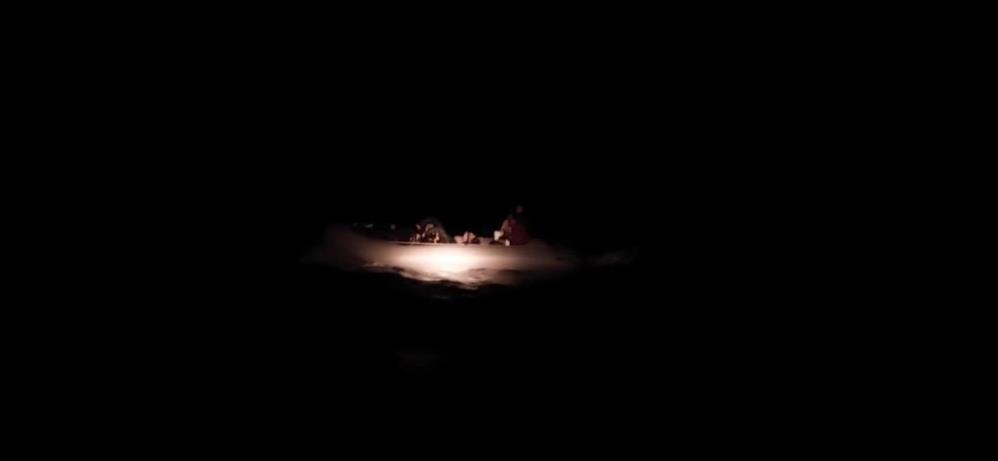 Balıkesir açıklarında 19 düzensiz göçmen yakalandı Ayvalık açıklarında Yunanistan’a yasa dışı yollardan geçmek isteyen 19 düzensiz