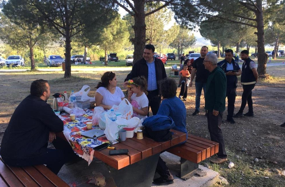 Havran Millet Bahçesi piknikçilerin yeni gözdesi Havran Belediyesi tarafından yapılan Millet Bahçesi, bölgede piknikçilerin yeni gözdesi