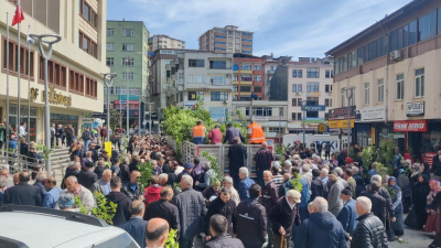 Trabzon’un Of ilçesi ilginç bir hayır etkinliğine sahne oldu. Uçar