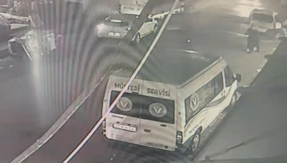 Arnavutköy’de kontağı açık bırakan vatandaşın aracını ve içindeki 2 milyon