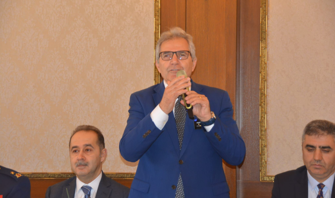 Mirza: “Artık siyaset bitti, hizmet dönemi başladı” Ramazan Bayramı’nın birinci gününde Bandırma’da “bayramlaşma töreni” yapıldı. Ramazan Bayramı
