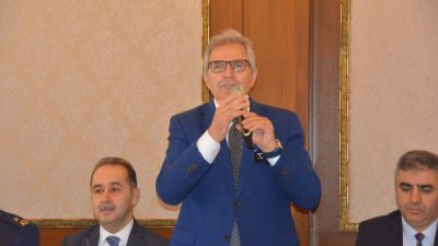 Ramazan Bayramı’nın birinci gününde Bandırma’da “bayramlaşma töreni” yapıldı. Ramazan Bayramı