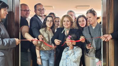 “Temiz Çevre İçin El Ele” yarışmasına katılan öğrencilerin eserleri sergilenerek