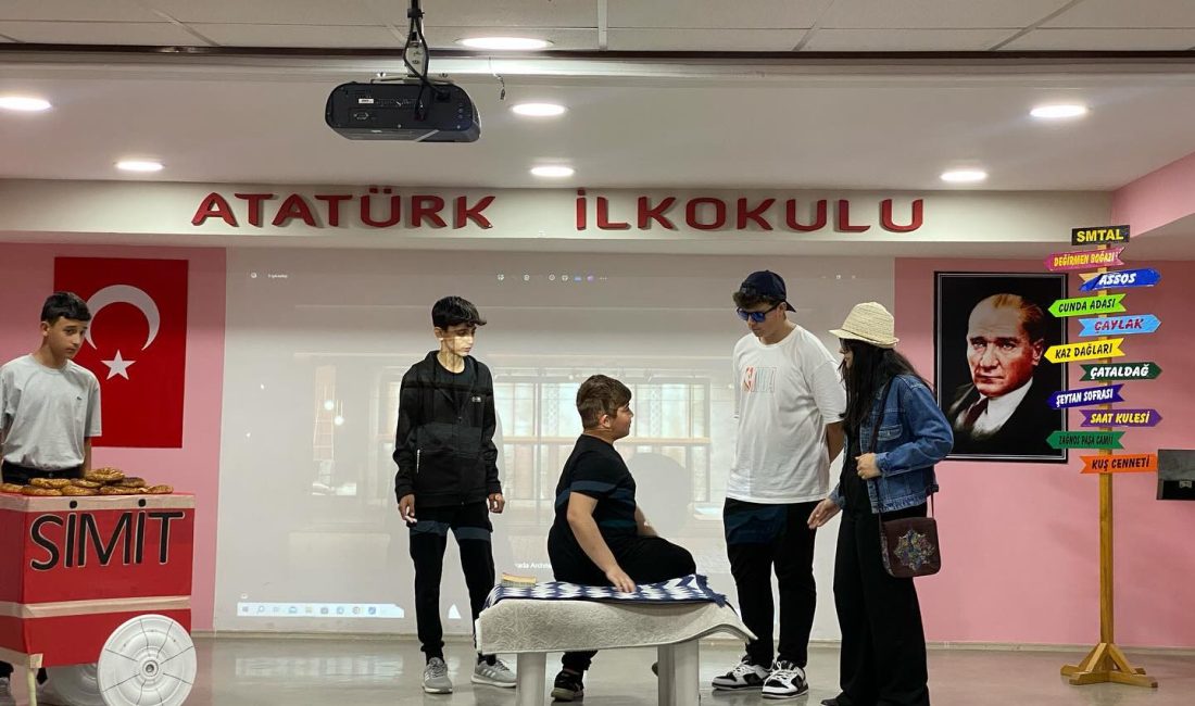 Susurluk’ta öğrenciler tarafından Turizm Haftası kapsamında sergilenen gösteriler büyük beğeni