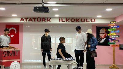 Susurluk’ta öğrenciler tarafından Turizm Haftası kapsamında sergilenen gösteriler büyük beğeni
