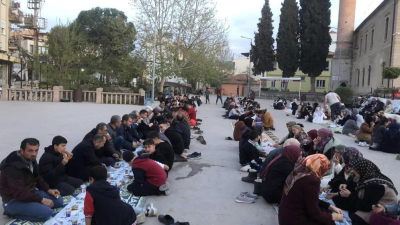 Sındırgı’da Kadir Gecesinde STK’ lar tarafından Ümmet İftarı Şerif Paşa