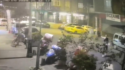 Sultangazi’de iftar sonrası bir pideciye gelen iki kişi, lahmacun istedi.