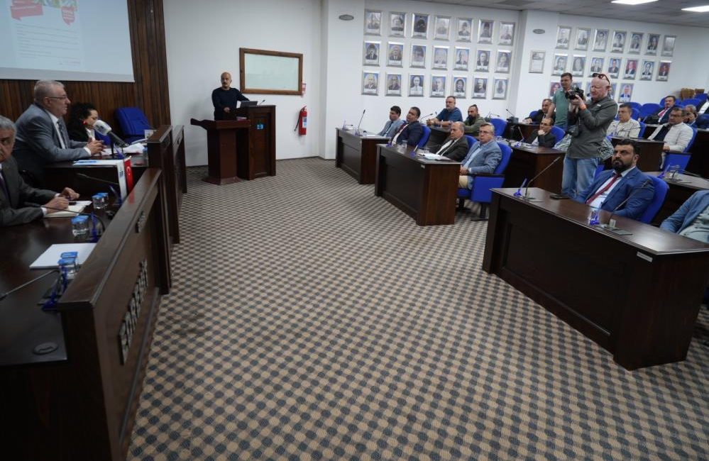 Edremit Belediye Başkanı Ertaş, Turizm Haftası dolayısıyla sektör temsilcileriyle buluştu Edremit Belediye Başkanı Mehmet Ertaş, Turizm Haftası dolayısıyla ilçede faaliyet