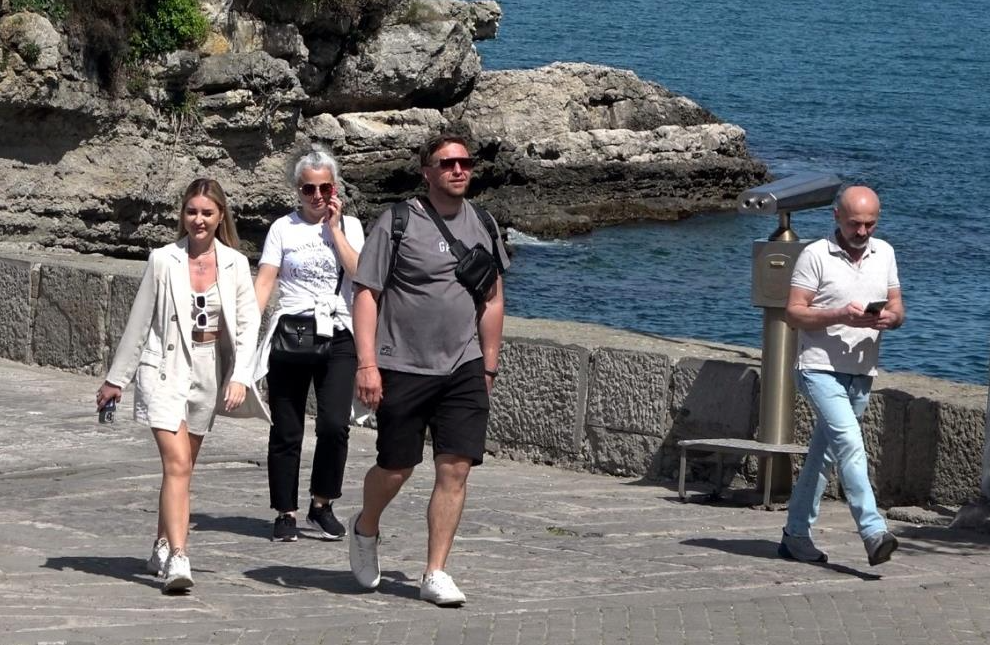 Kuruvaziyer turizmin başlaması ile birlikte Rus turistler akın akın Bartın’ın