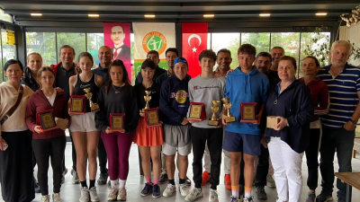 Bandırma Tenis Kulübü tesislerinde gerçekleşen “Büyükler Bahar Kupası Türkiye Serisi-3”