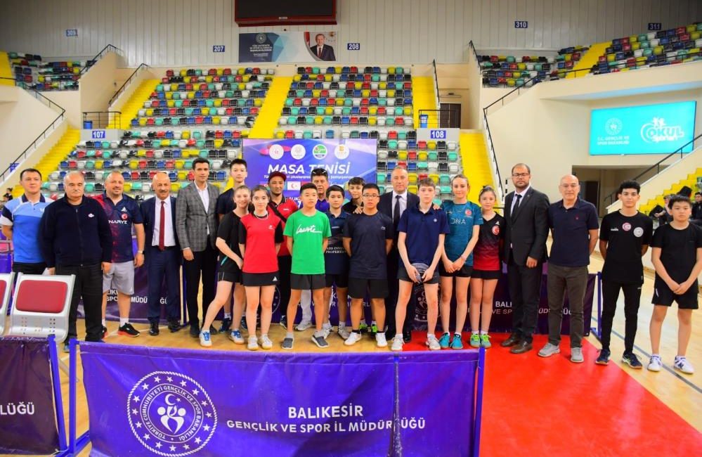 Türki Cumhuriyetleri masa tenisi şampiyonası sona erdi Balıkesir, Şehit Turgut Solak Spor Salonu’nda Türk Devletleri Teşkilatı bünyesindeki