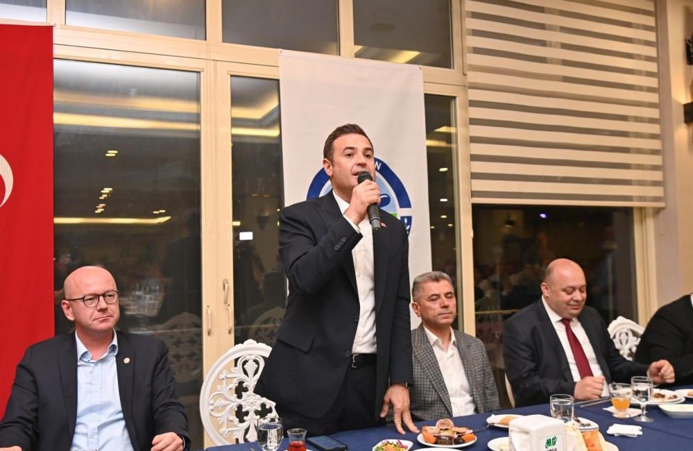 Başkan Ahmet Akın’ın ilk ilçe ziyareti baba ocağı Gönen’e Balıkesir Büyükşehir Belediye Başkanı Ahmet Akın, seçimin ardından ilk ilçe