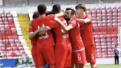 TFF 3. Lig 26. hafta karşılaşmasında Balıkesirspor, Sebat Gençlikspor karşısında