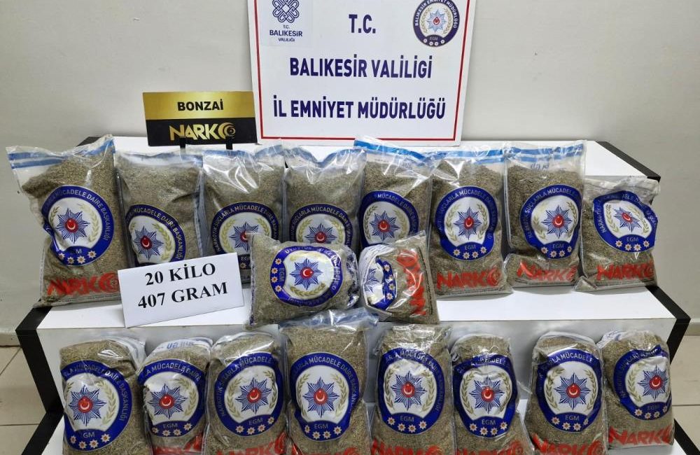 Çay dediler, bonzai çıktı Edremit’te iki şüpheli çay olduğunu beyan ederek kurtulmaya çalıştıkları madde