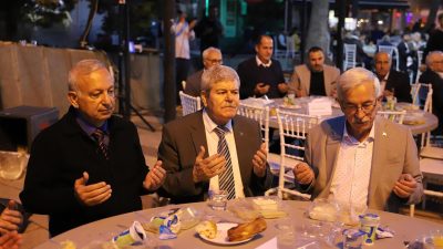 Erdek Belediyesi tarafından düzenlenen iftar davetine Bandırma Belediye Başkan Yardımcısı