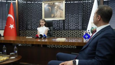 Balıkesir Büyükşehir Belediye Başkanı Ahmet Akın, 23 Nisan’da koltuğunu çocuklara