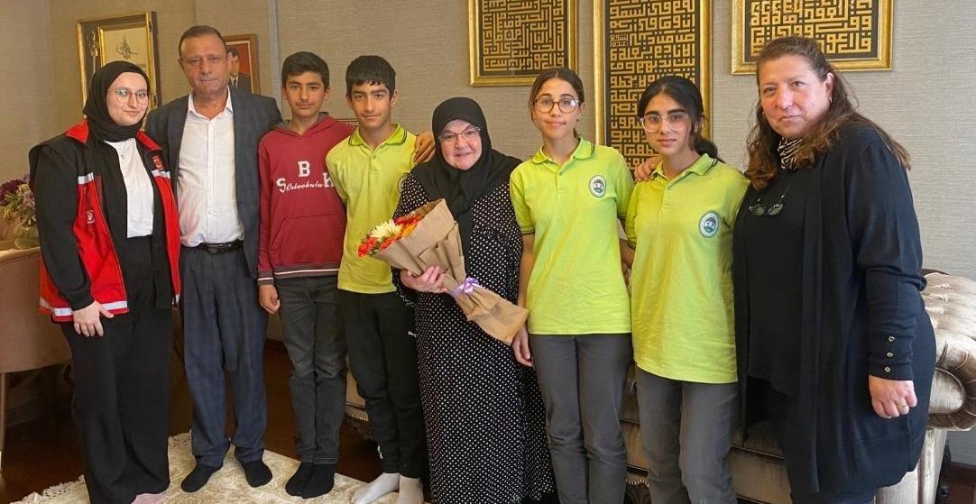 Bandırmalı öğrenciler Bandırma’da binlerce öğrencinin eğitim aldığı okula adı verilen