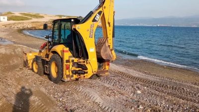Bandırma belediyesi ekipleri tarafından Livatya sahili ve Edincik altı sahilde