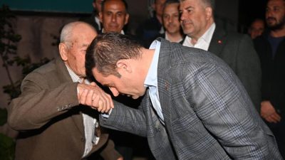  Balıkesir Büyükşehir Belediye Başkanı Ahmet Akın, hemşehrilerinin Ramazan Bayramı’nı kutlayarak