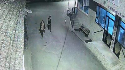 Gönen’de bir motosikleti çalan şüpheliler güvenlik kameralarının incelenmesi sonucu yakalandı. Gönen